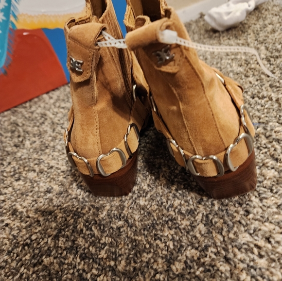 SAM EDELMAN BELLAMIE CAMEL SUEDE WESTERN HARNESS ANKLE BOOTS/BOOTIES🆕 7.5 - Picture 9 of 10